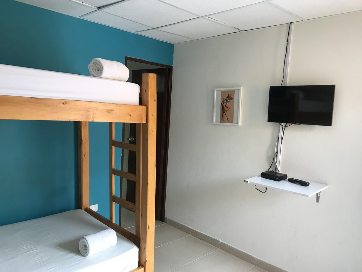 Hostal El Hangar Rionegro Eksteriør billede