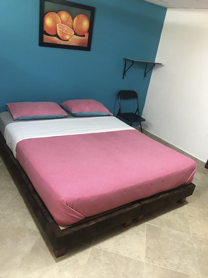 Hostal El Hangar Rionegro Eksteriør billede