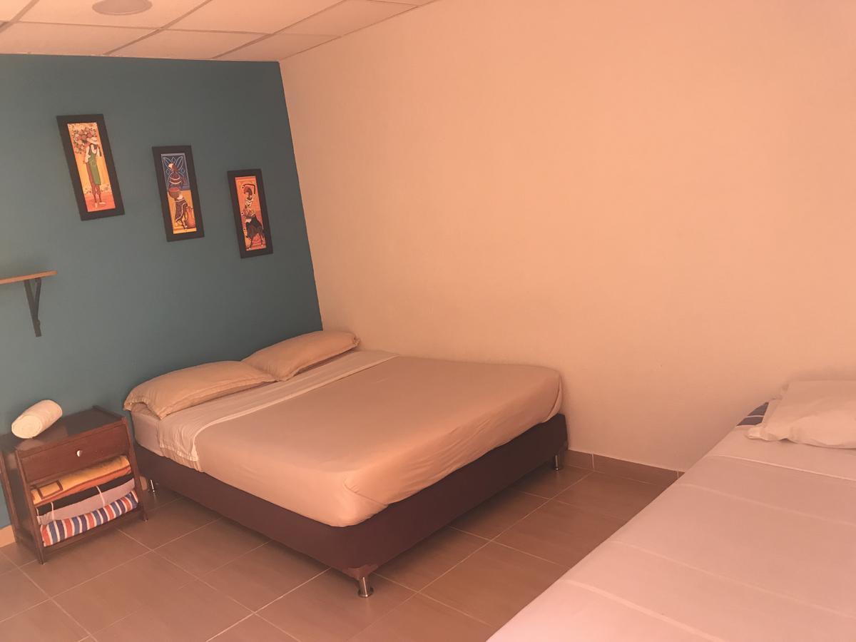 Hostal El Hangar Rionegro Eksteriør billede