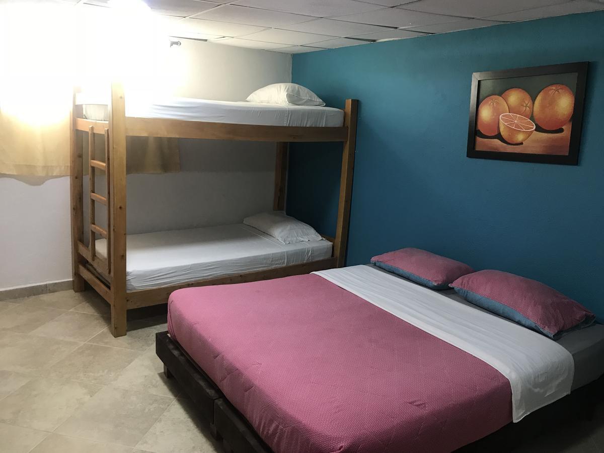 Hostal El Hangar Rionegro Eksteriør billede