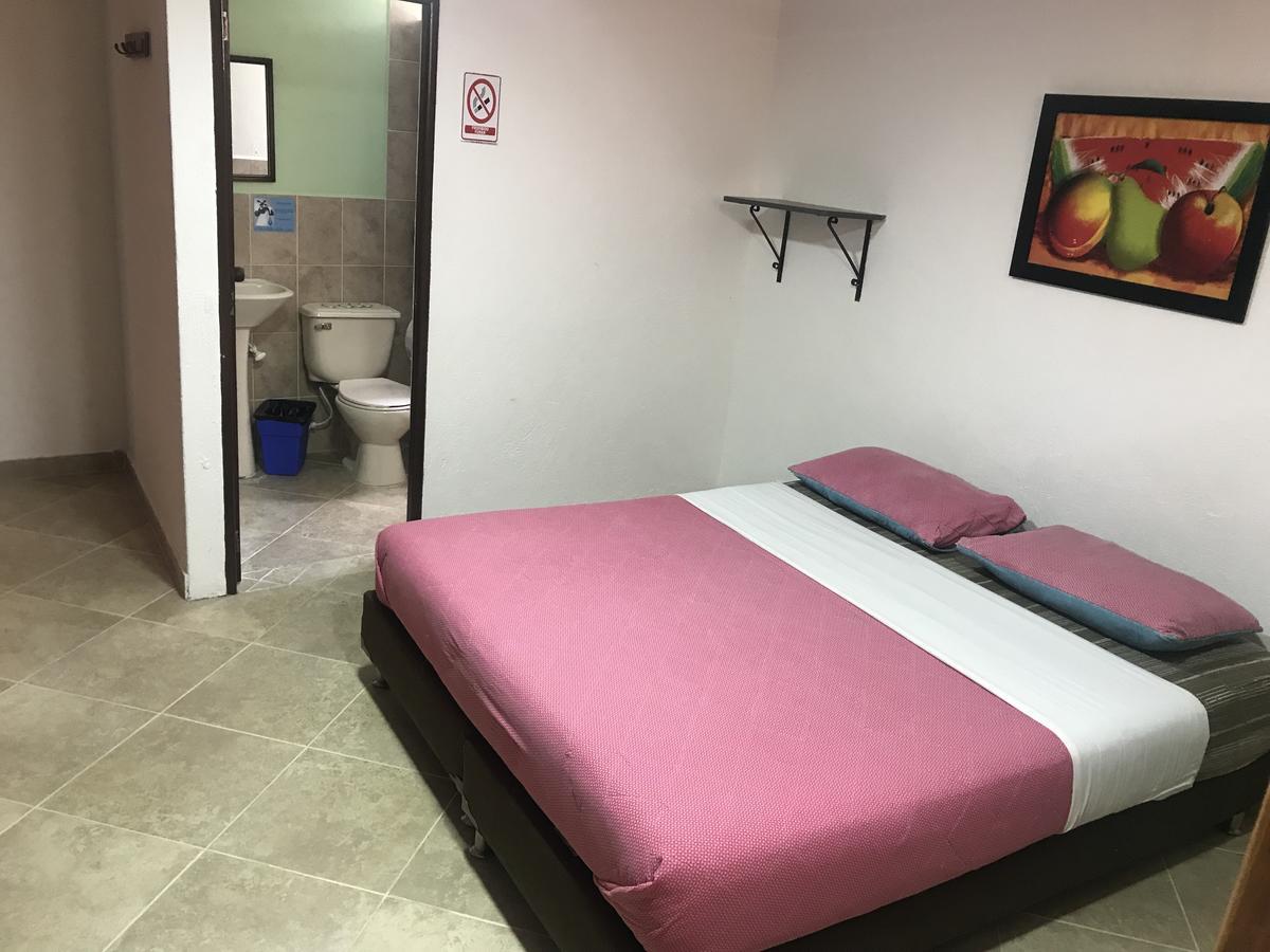 Hostal El Hangar Rionegro Eksteriør billede